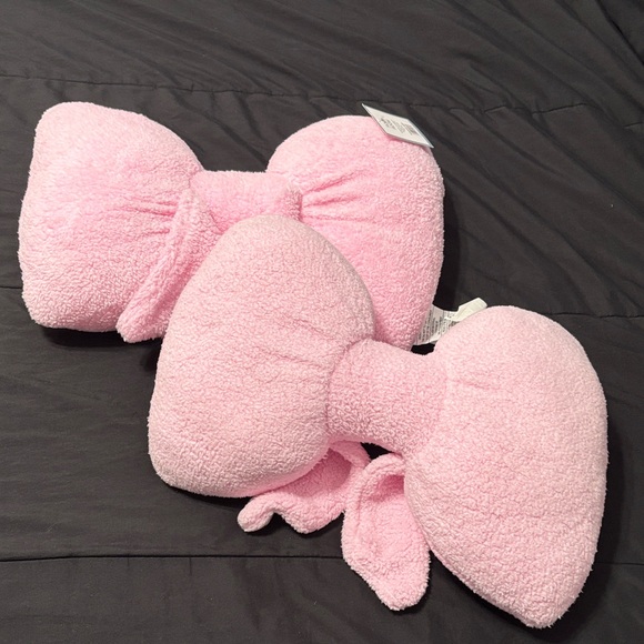 Pink Bow-Shaped Pillow - Picture 1 of 4